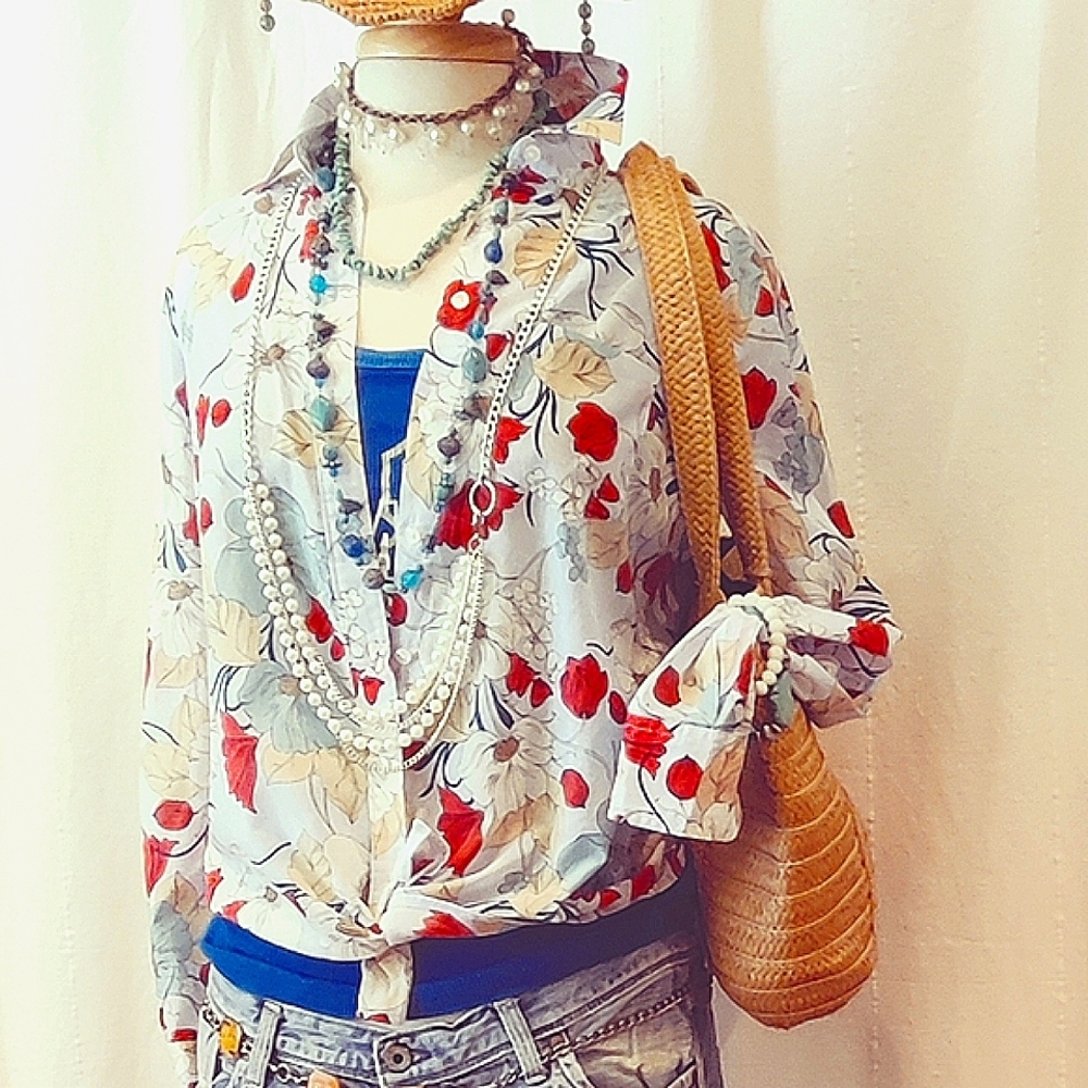 SALE❣️ANN TAYLOR Botanical print button down blouse